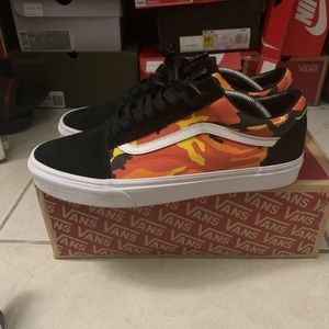 Old Skool Pop Camo vans size 10.5